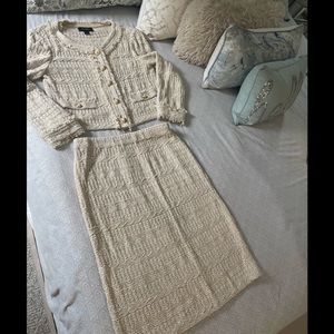 ST. JOHN 2 PIECE SUIT - SIZE 10